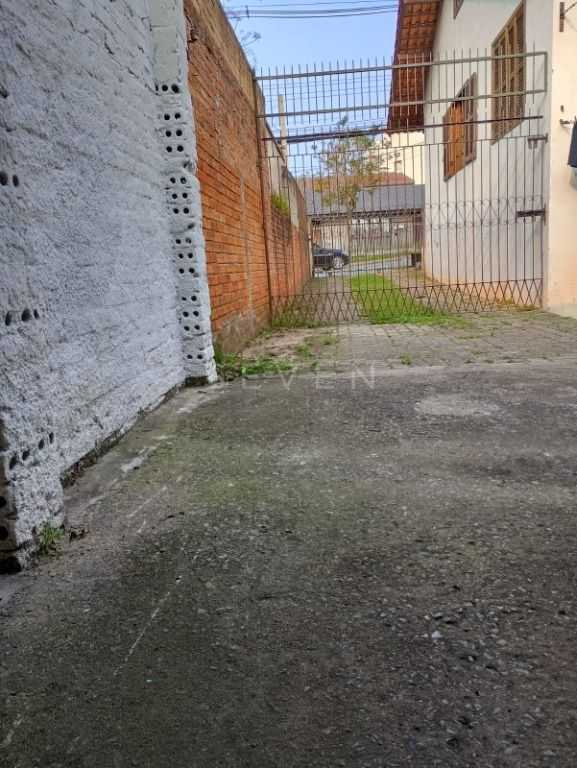 Terreno a venda  Campina do Siqueira  381,70m   com construçã...