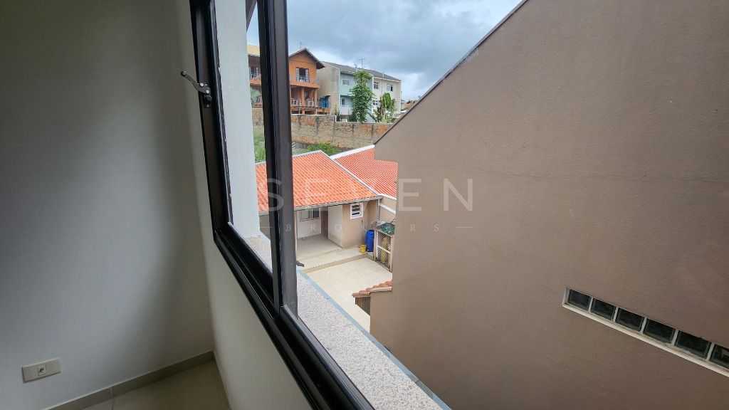 Sobrado com 3 dormitórios à venda, 221 m   - Mossunguê - Curit...