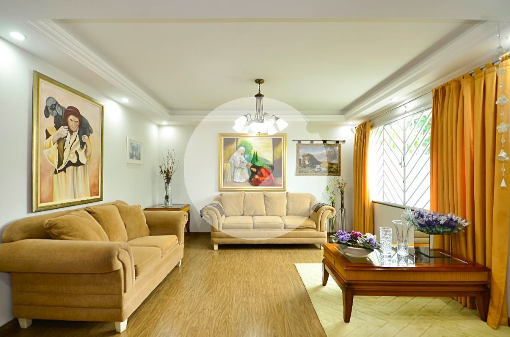 Sobrado 4 Pavimentos com 3 Suítes e Terraço  Ecoville, Curitiba