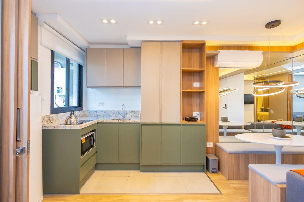 Apartamento mobiliado, 2 dormitórios à venda, Centro, CURITIBA...