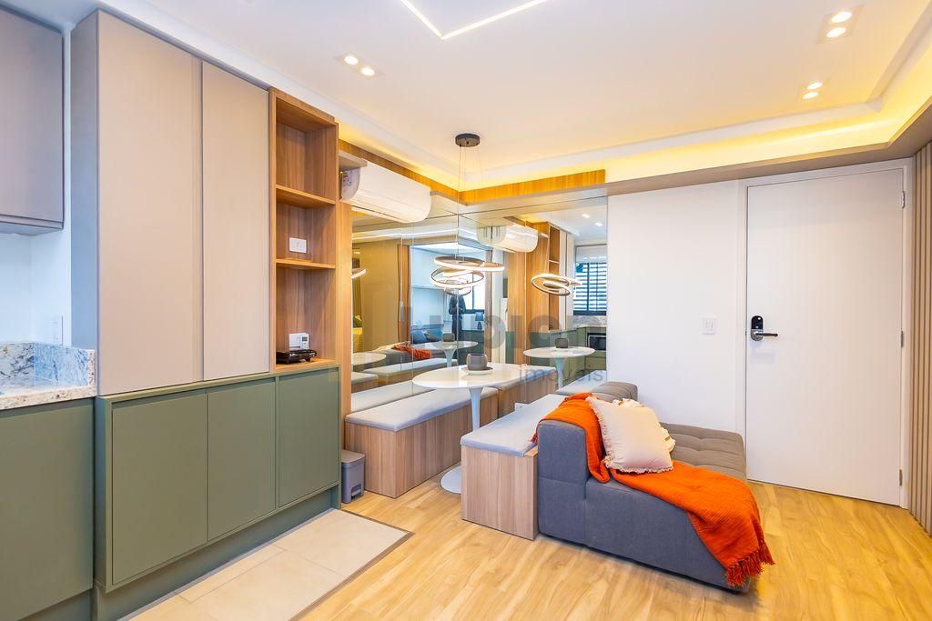 Apartamento mobiliado, 2 dormitórios à venda, Centro, CURITIBA...
