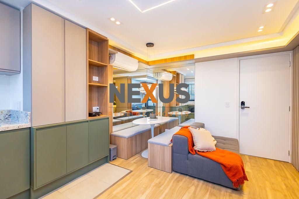 Apartamento mobiliado, 2 dormitórios à venda, Centro, CURITIBA...