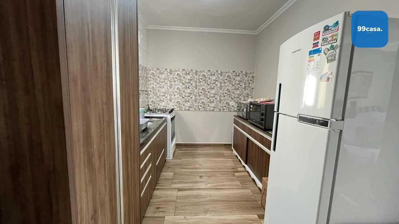Sobrado com 3 dormitórios, sendo 1 suíte à venda, 114 m² por R...