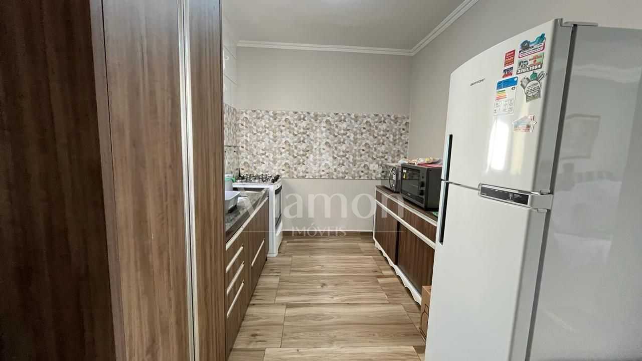 Sobrado com 3 dormitórios, sendo 1 suíte à venda, 114 m² por R...