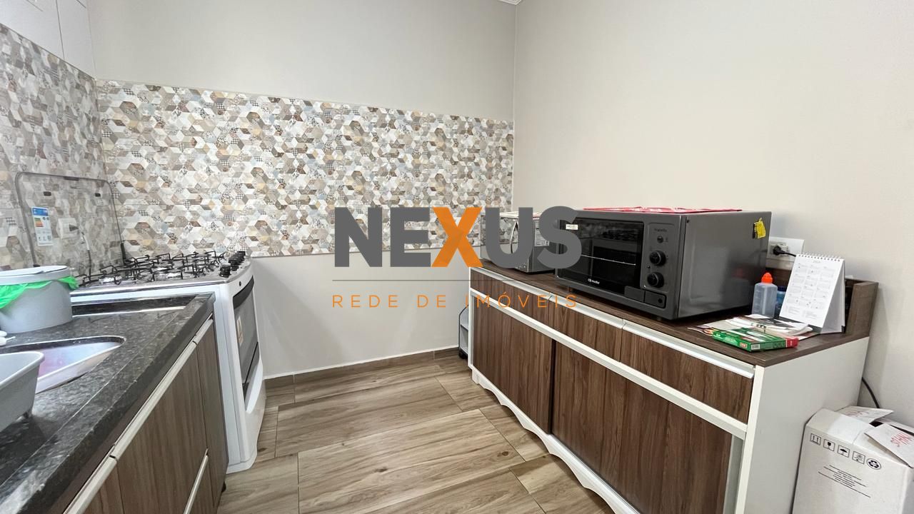 Sobrado com 3 dormitórios, sendo 1 suíte à venda, 114 m² por R...