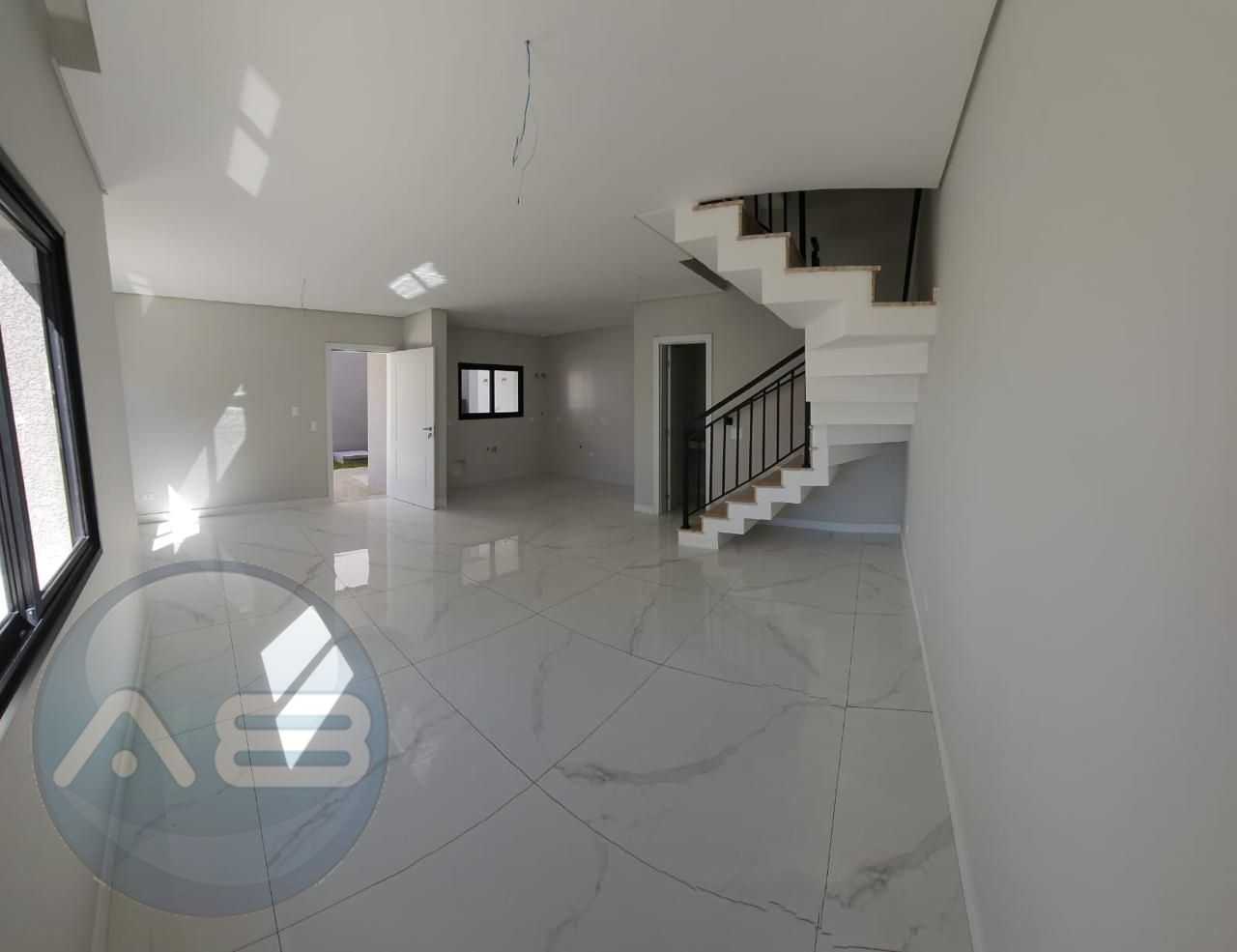 Triplex com 3 dormitórios, sendo 1 suíte à venda, 132 m² por R...