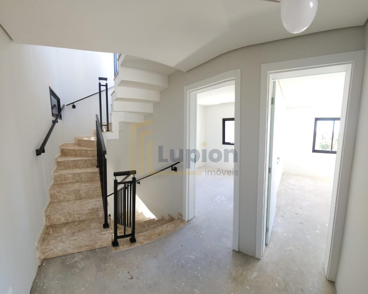 Sobrado novo com terraço, 3 dormitórios à venda, 130 m² por R$...