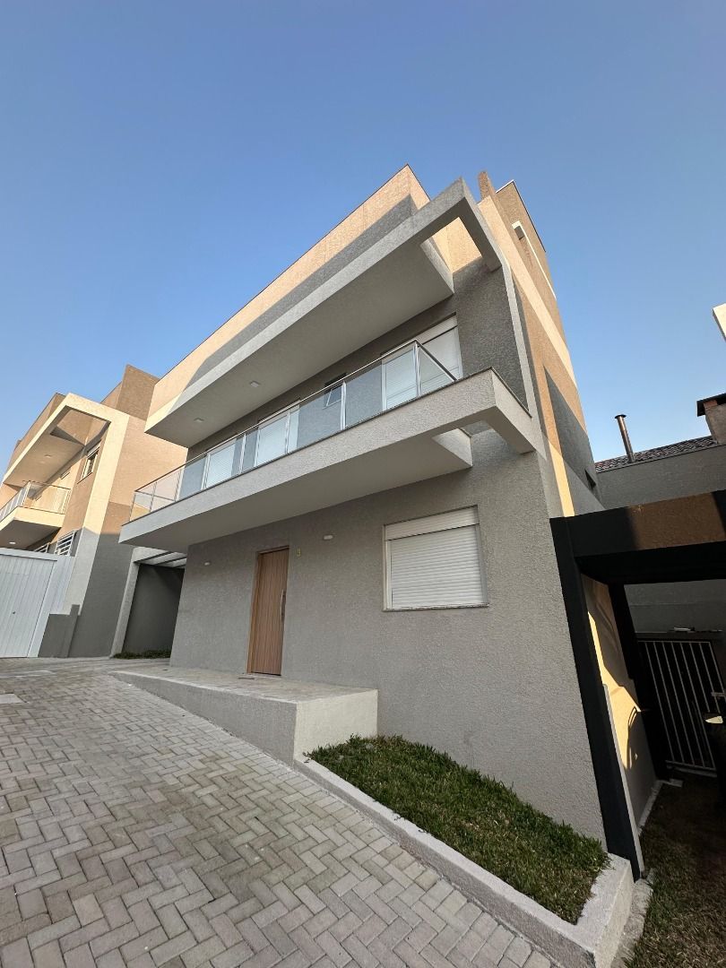 Sobrado com 3 dormitórios, sendo 1 suíte  à venda, 115 m² por ...