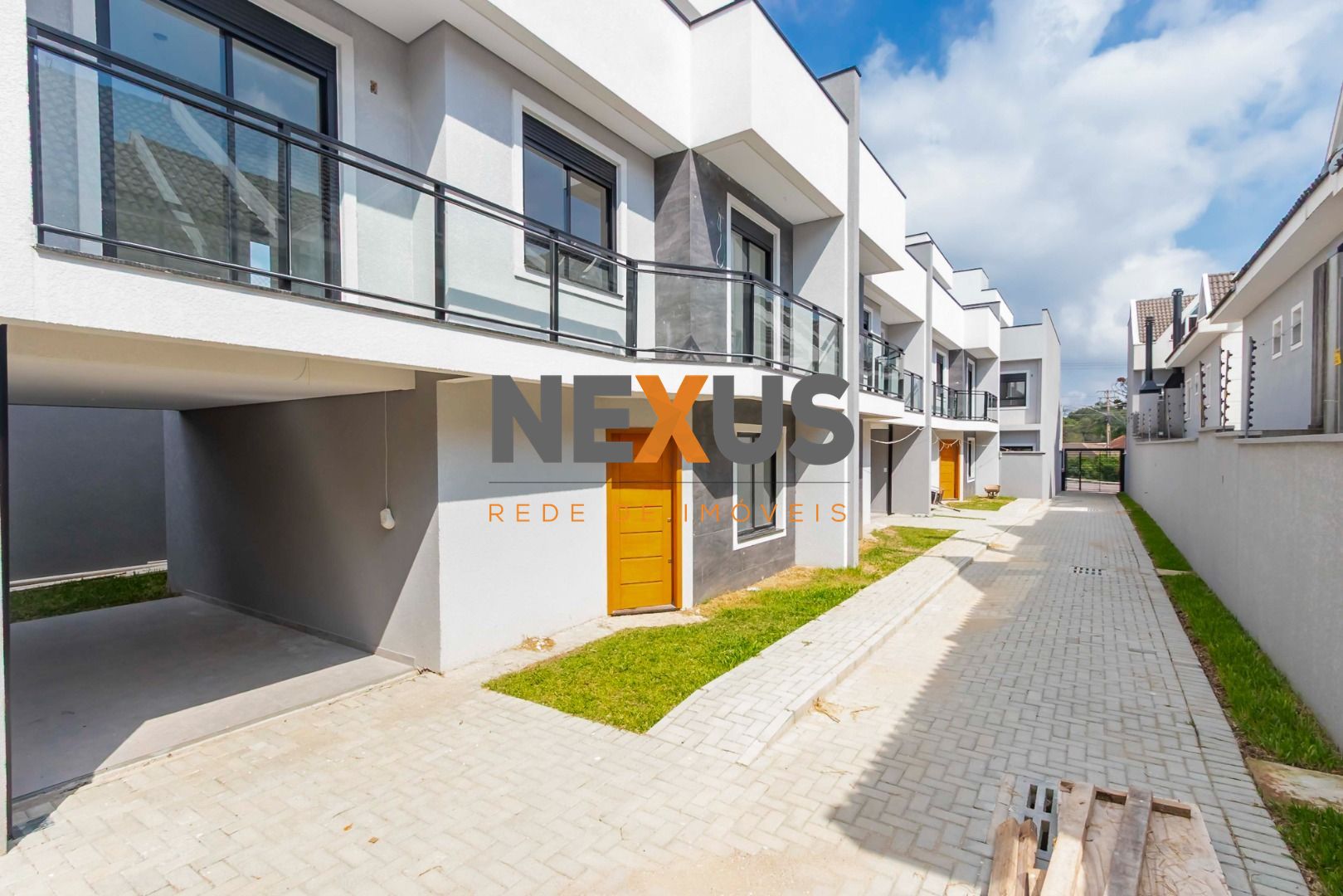 TRIPLEX EM SANTA FELICIDADE COM 3 DORMITÓRIOS, SENDO 1 SUÍTE E...