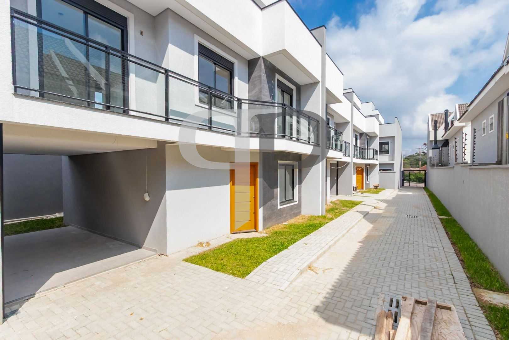 TRIPLEX EM SANTA FELICIDADE COM 3 DORMITÓRIOS, SENDO 1 SUÍTE E...