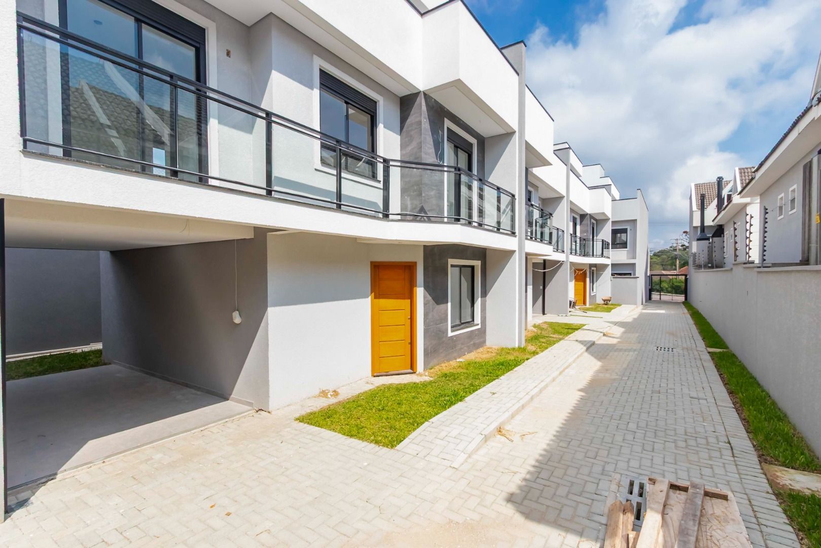 TRIPLEX EM SANTA FELICIDADE COM 3 DORMITÓRIOS, SENDO 1 SUÍTE E...