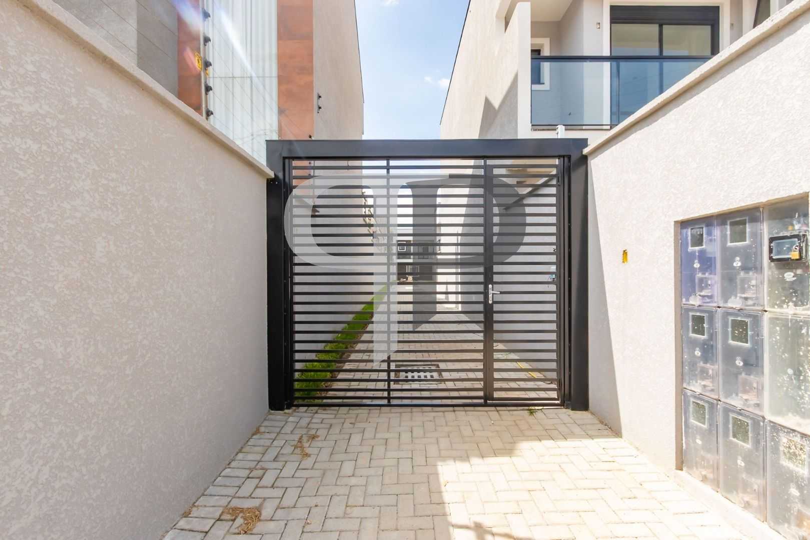 TRIPLEX EM SANTA FELICIDADE COM 3 DORMITÓRIOS, SENDO 1 SUÍTE E...