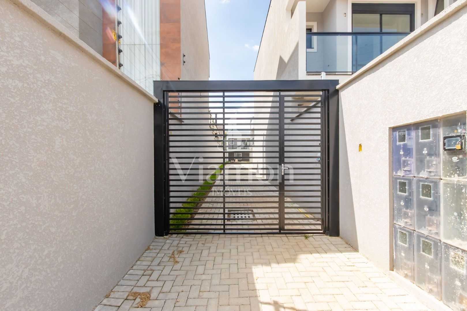 TRIPLEX EM SANTA FELICIDADE COM 3 DORMITÓRIOS, SENDO 1 SUÍTE E...