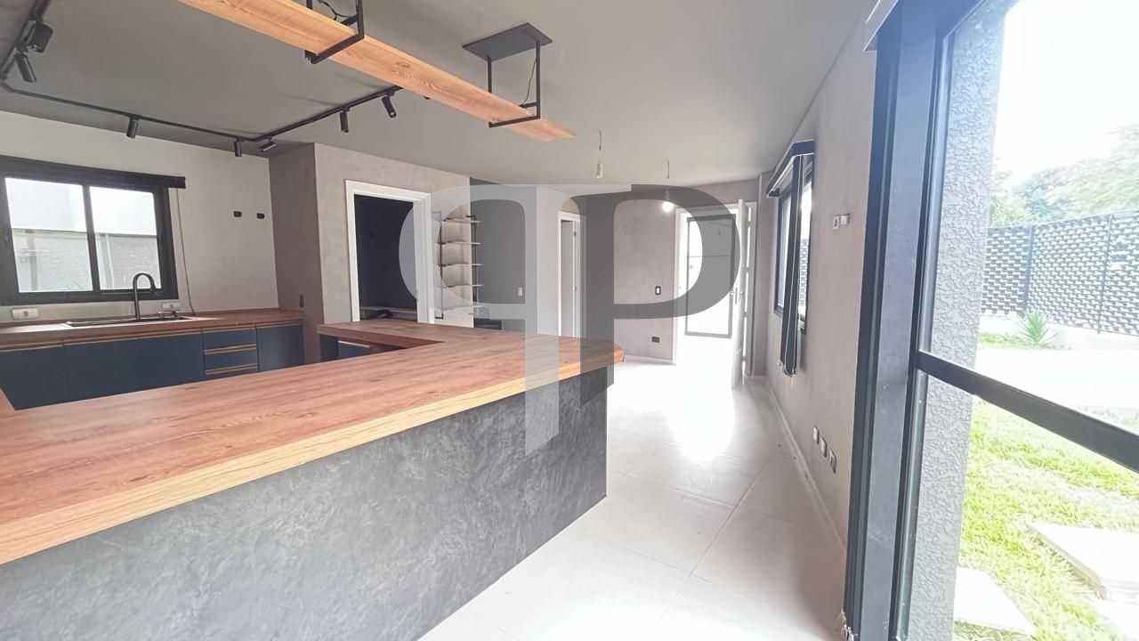 Sobrado com quintal, 3 dormitórios à venda, 120 m² por R$ 770....