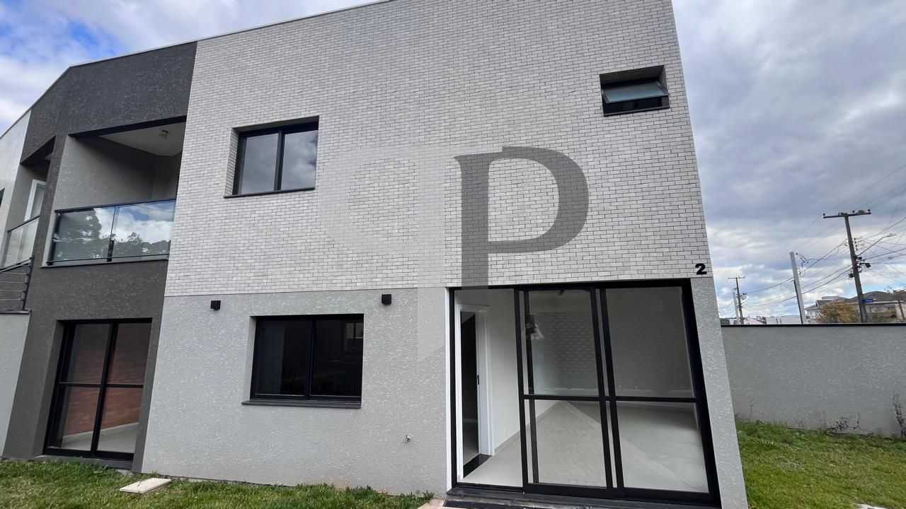 Sobrado com quintal, 3 dormitórios à venda, 120 m² por R$ 770....
