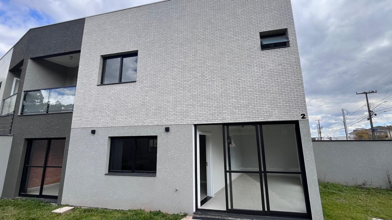 Sobrado com quintal, 3 dormitórios à venda, 120 m² por R$ 770....