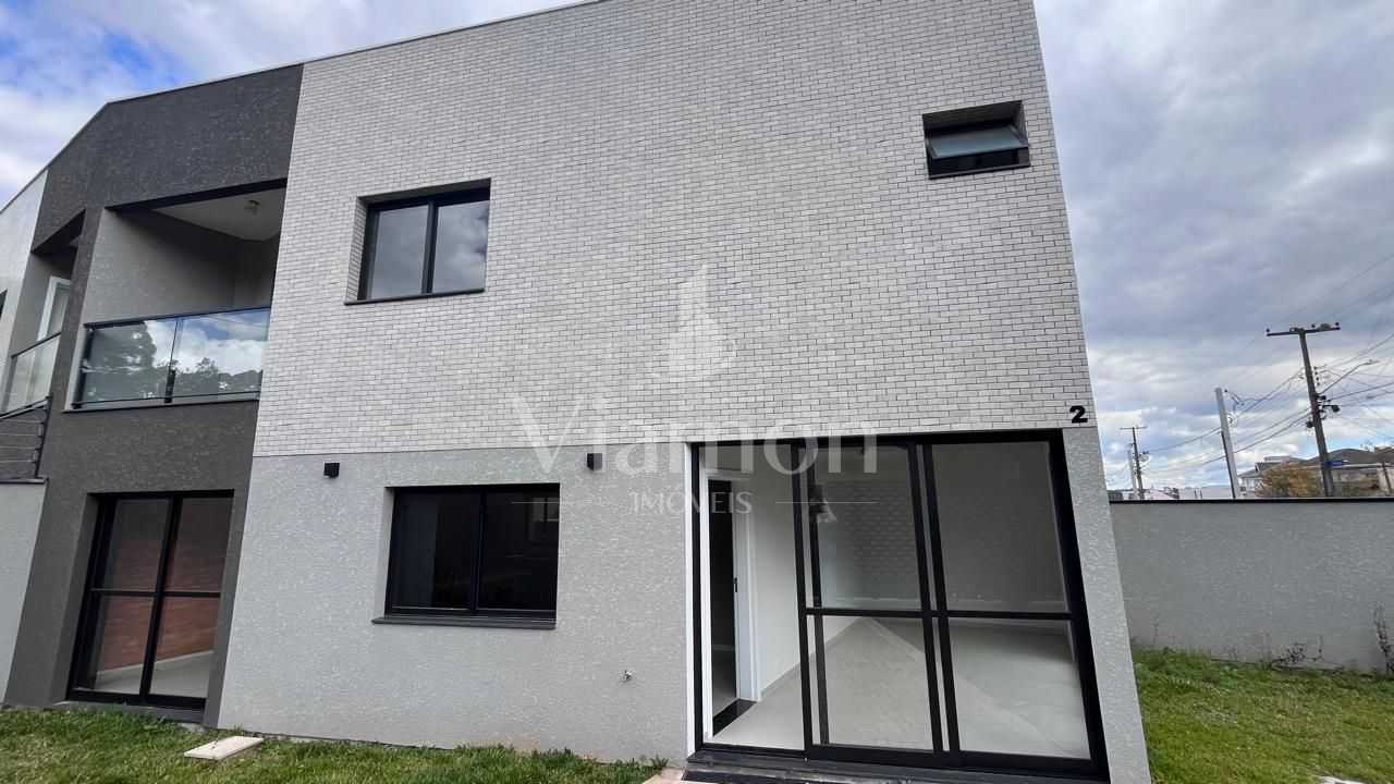 Sobrado com quintal, 3 dormitórios à venda, 120 m² por R$ 770....
