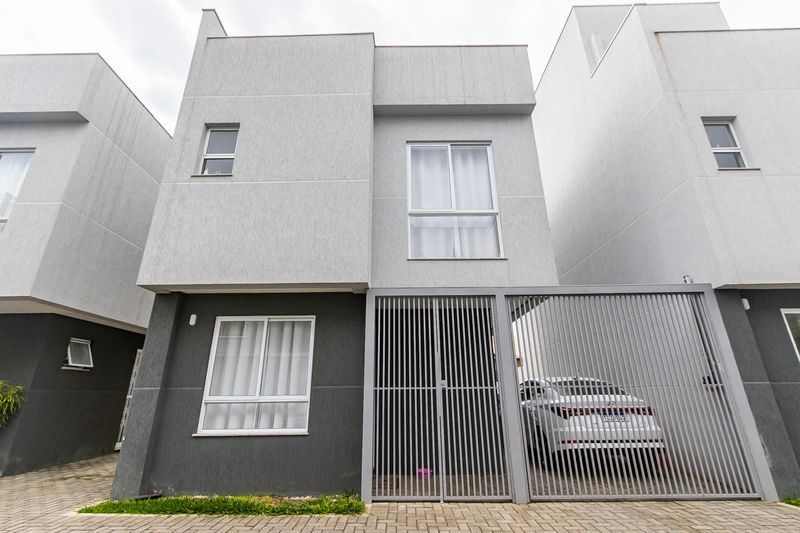 Sobrado com 3 dormitórios à venda, 91 m², sendo 1 suíte com cl...