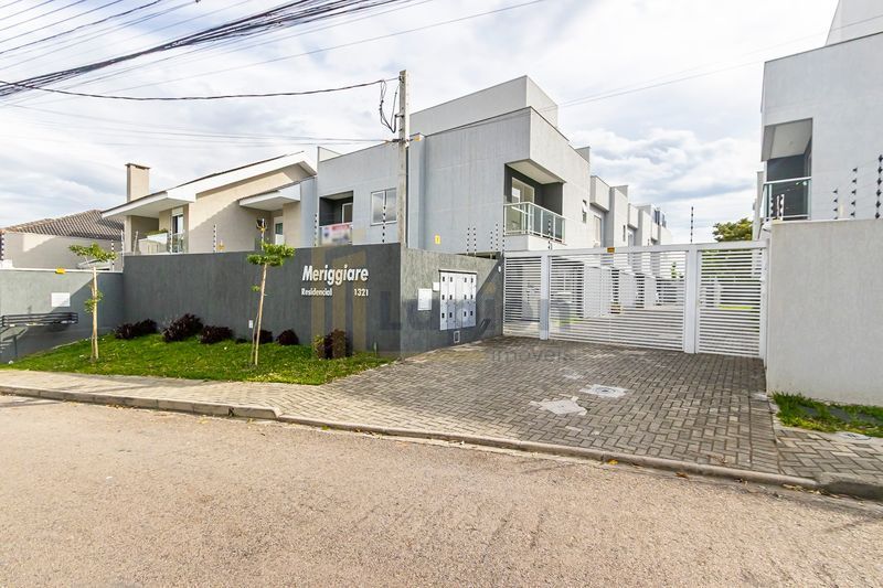 Sobrado com 3 dormitórios à venda, 91 m², sendo 1 suíte com cl...