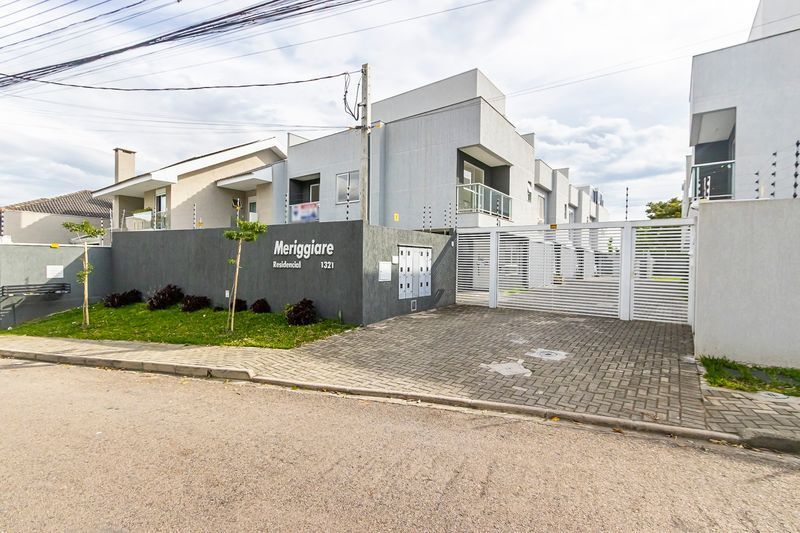 Sobrado com 3 dormitórios à venda, 91 m², sendo 1 suíte com cl...