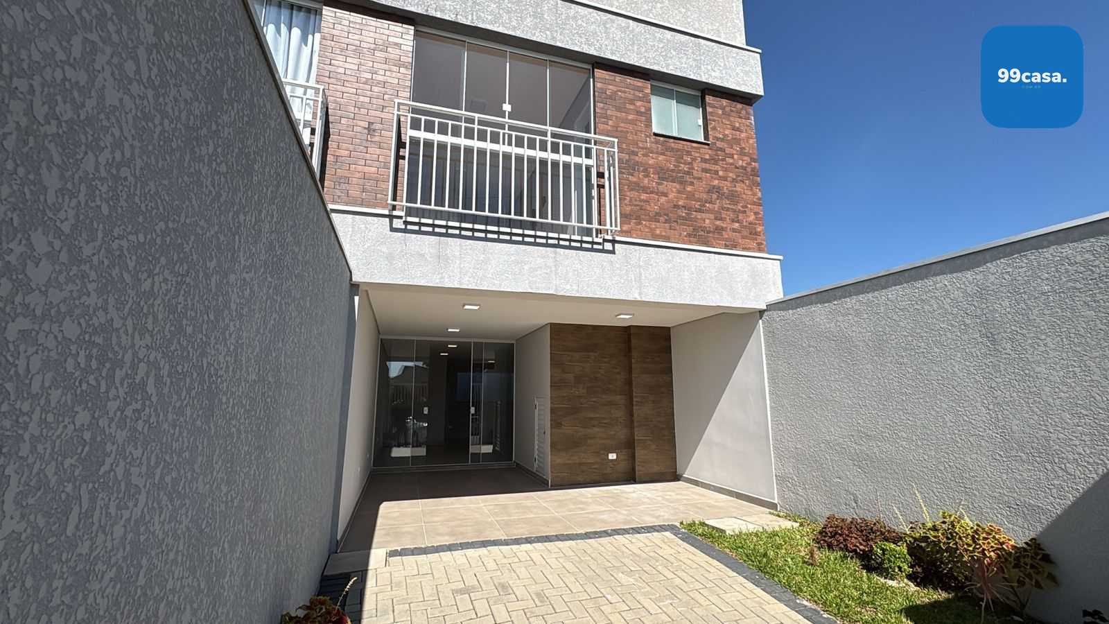Sobrado com 3 dormitórios, sendo 1 suíte à venda, 102 m² por R...