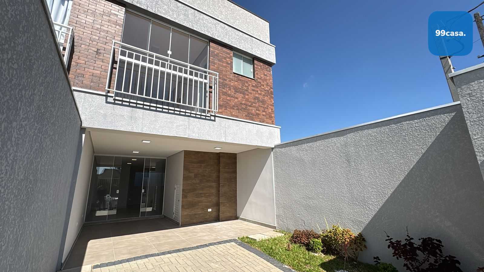 Sobrado com 3 dormitórios, sendo 1 suíte à venda, 102 m² por R...