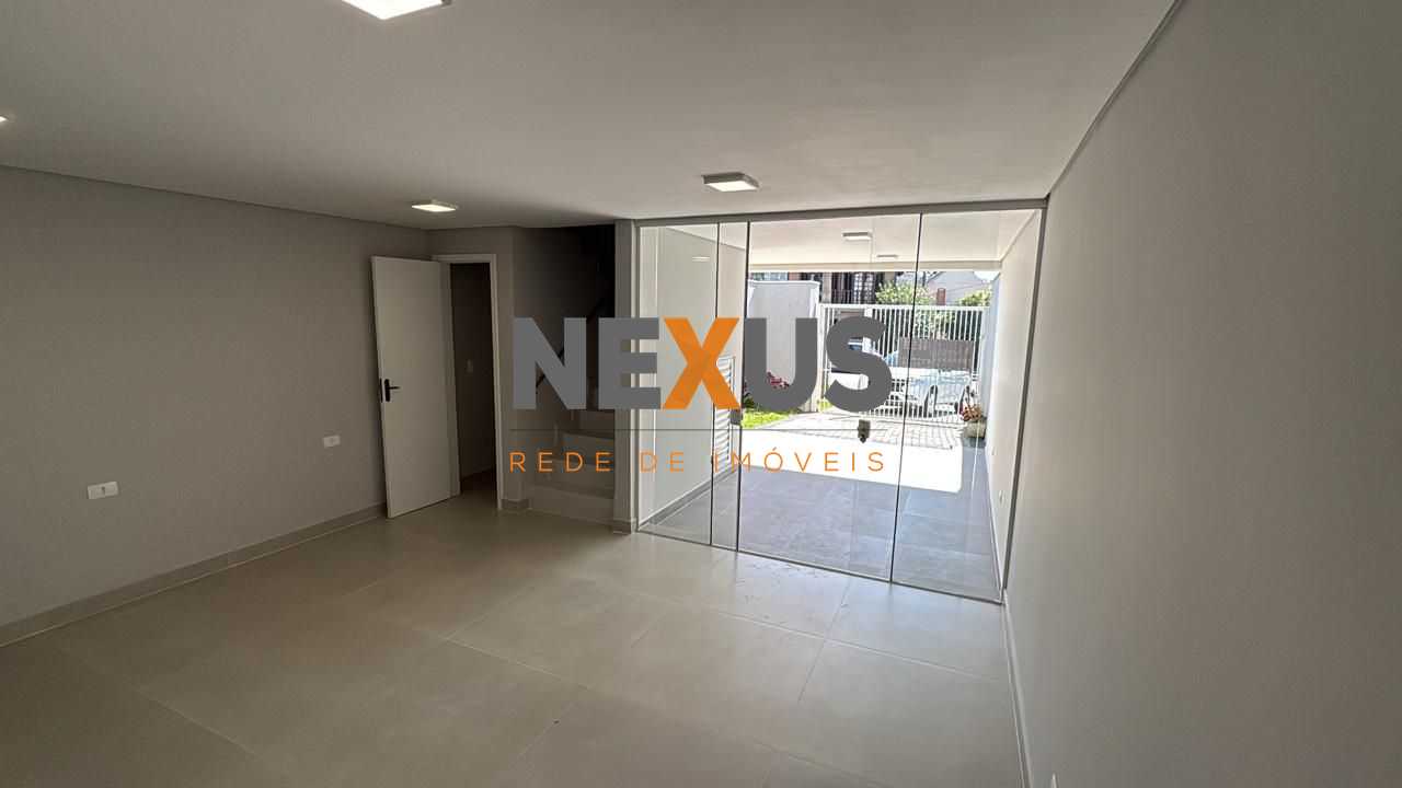 Sobrado com 3 dormitórios, sendo 1 suíte à venda, 102 m² por R...