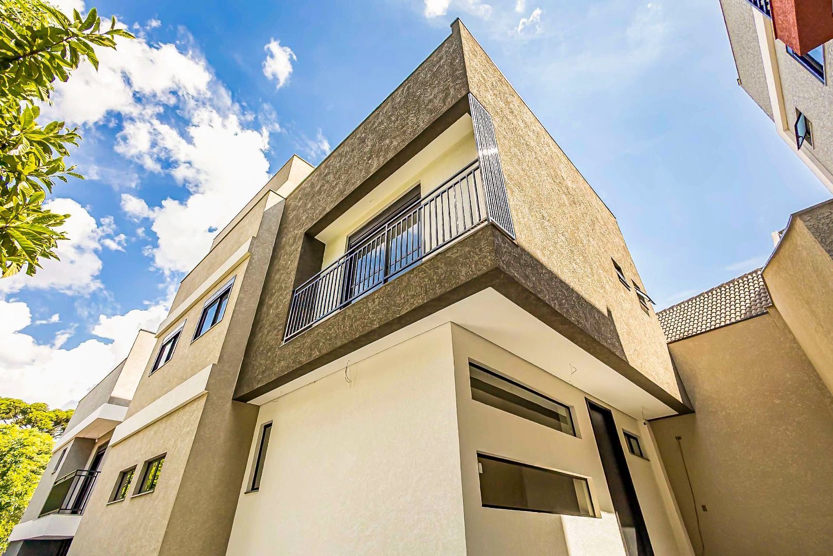 Casa maravilhosa com três pavimentos e 3 dormitórios, sendo 1 ...