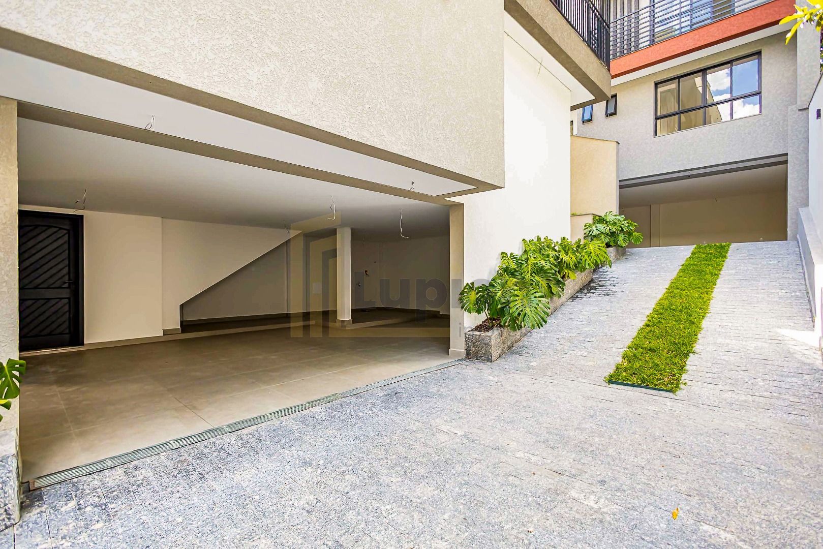 Casa maravilhosa com três pavimentos e 3 dormitórios, sendo 1 ...