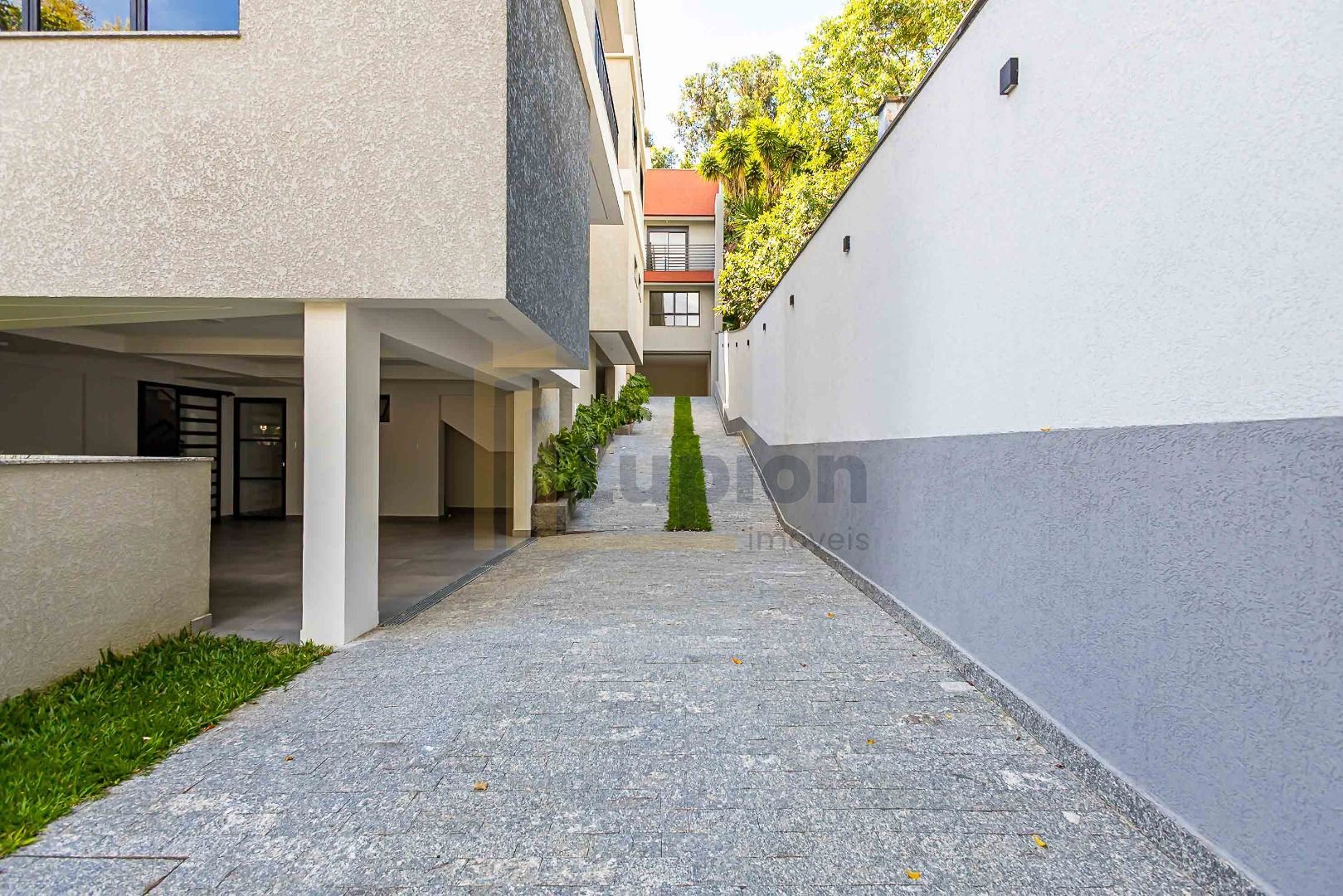 Sobrado com 2 suítes à venda, 254 m² por R$ 1.570.000 - Ahú - ...