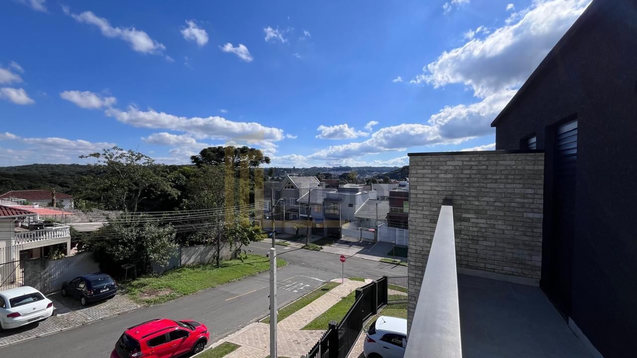 Sobrado com 3 dormitórios,sendo 1 suíte e amplo terraço à vend...