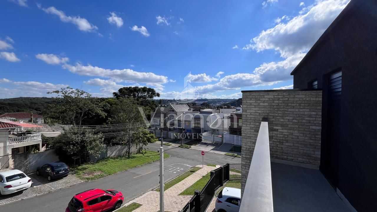 Sobrado com 3 dormitórios,sendo 1 suíte e amplo terraço à vend...