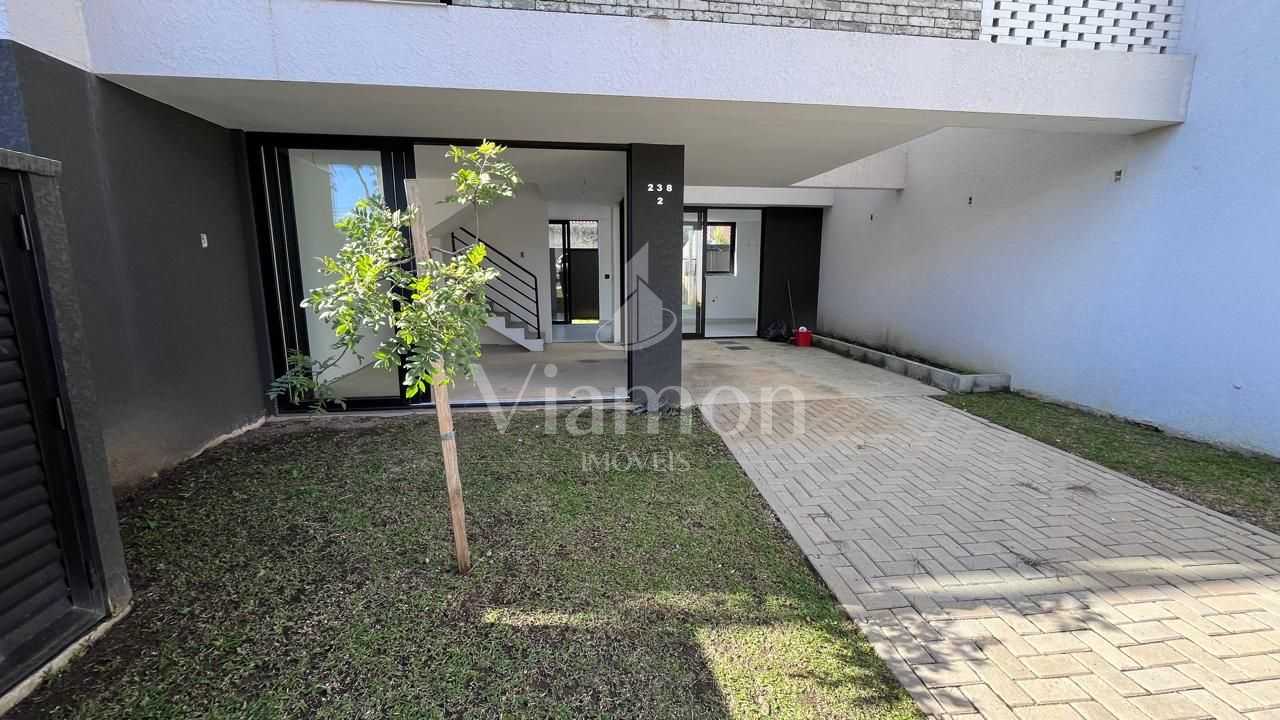 Sobrado com 3 dormitórios,sendo 1 suíte e amplo terraço à vend...