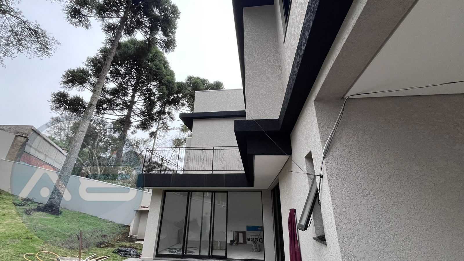 Sobrado com 3 suítes, 5 vagas à venda, 168 m² por R$ 1.250.000...