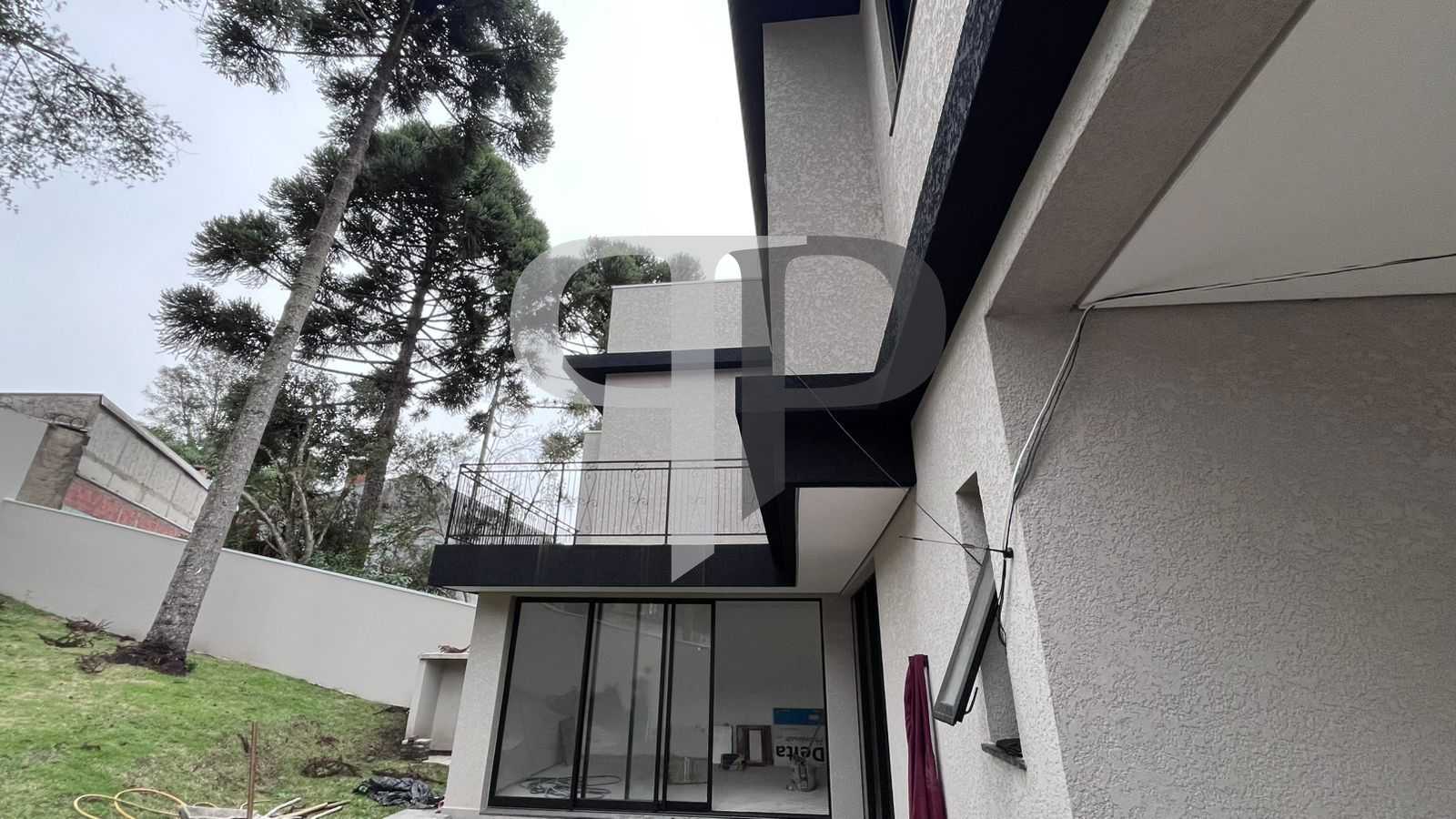 Sobrado com 3 suítes, 5 vagas à venda, 168 m² por R$ 1.250.000...