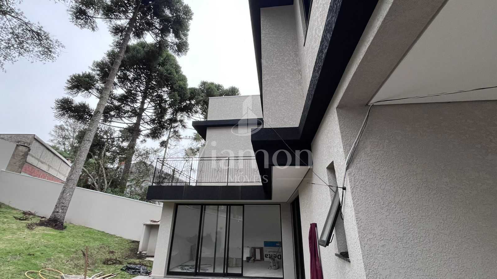 Sobrado com 3 suítes, 5 vagas à venda, 168 m² por R$ 1.250.000...