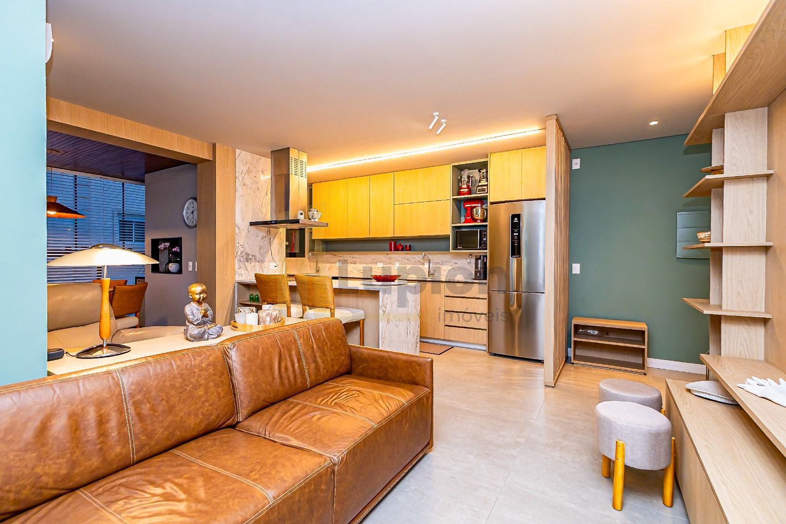 Apartamento mobiliado, 2 dormitórios sendo 1 suíte à venda, 75...