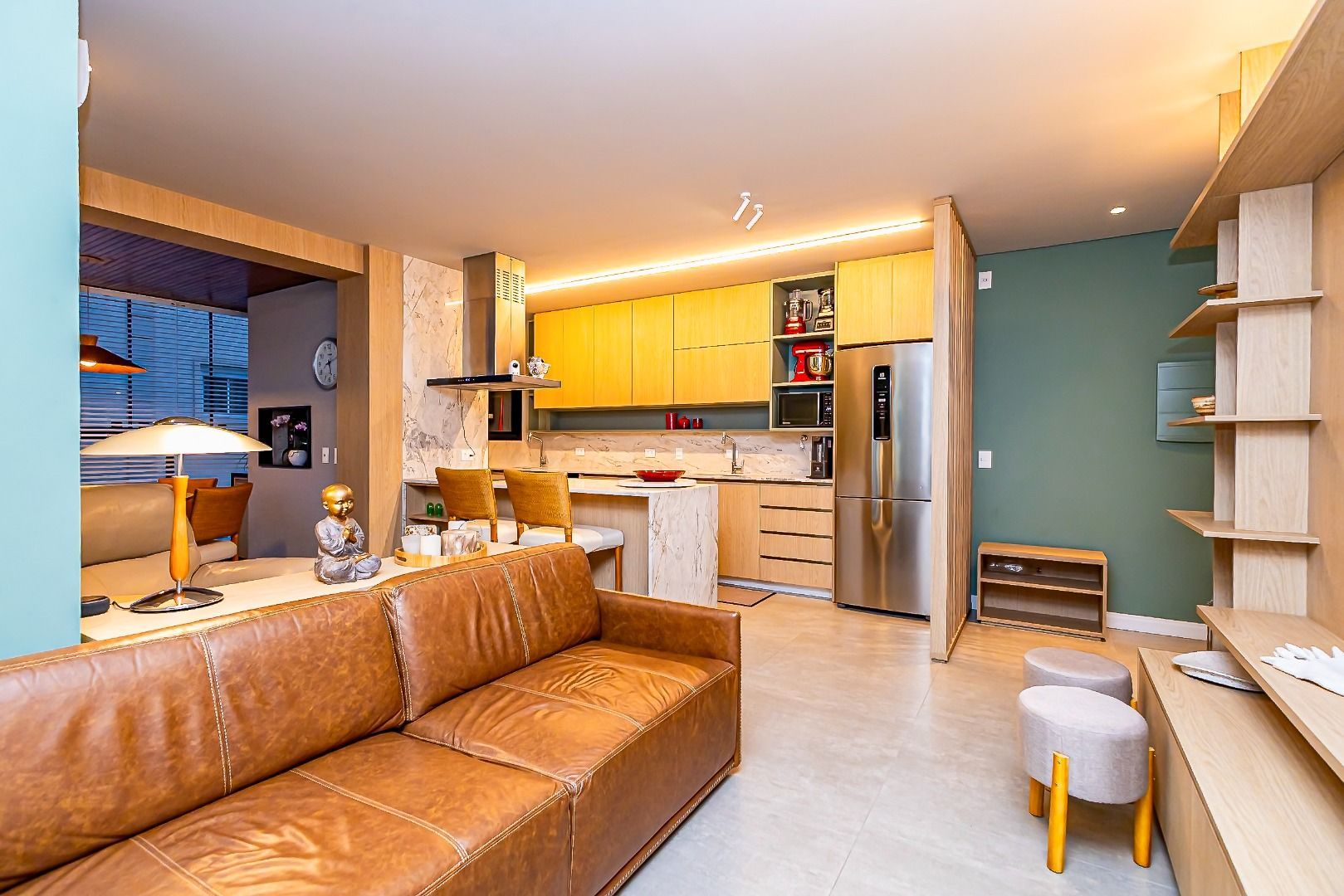 Apartamento mobiliado, 2 dormitórios sendo 1 suíte à venda, 75...