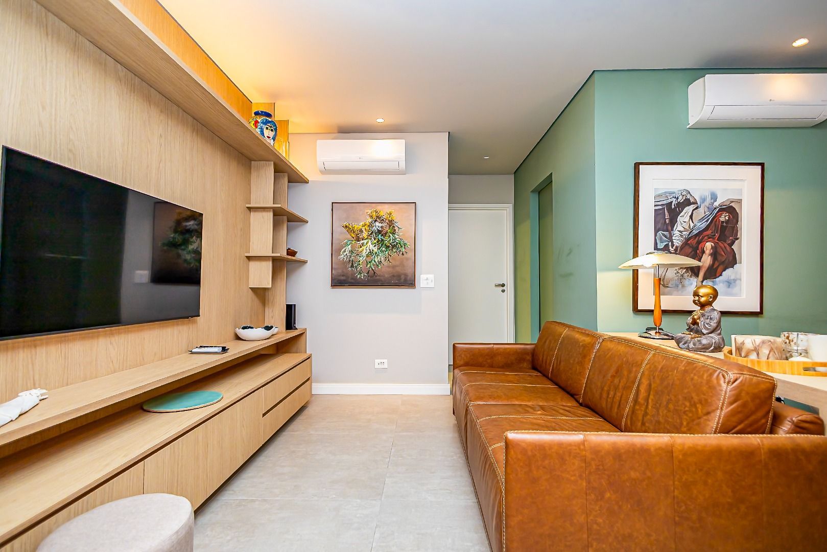 Apartamento mobiliado, 2 dormitórios sendo 1 suíte à venda, 75...
