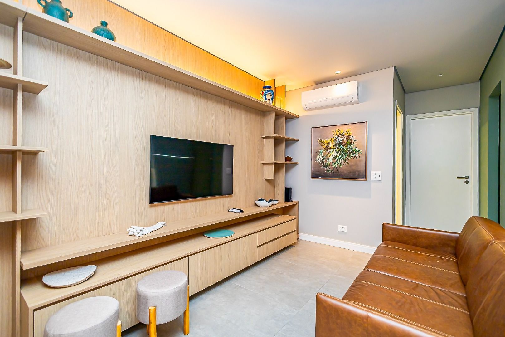 Apartamento mobiliado, 2 dormitórios sendo 1 suíte à venda, 75...