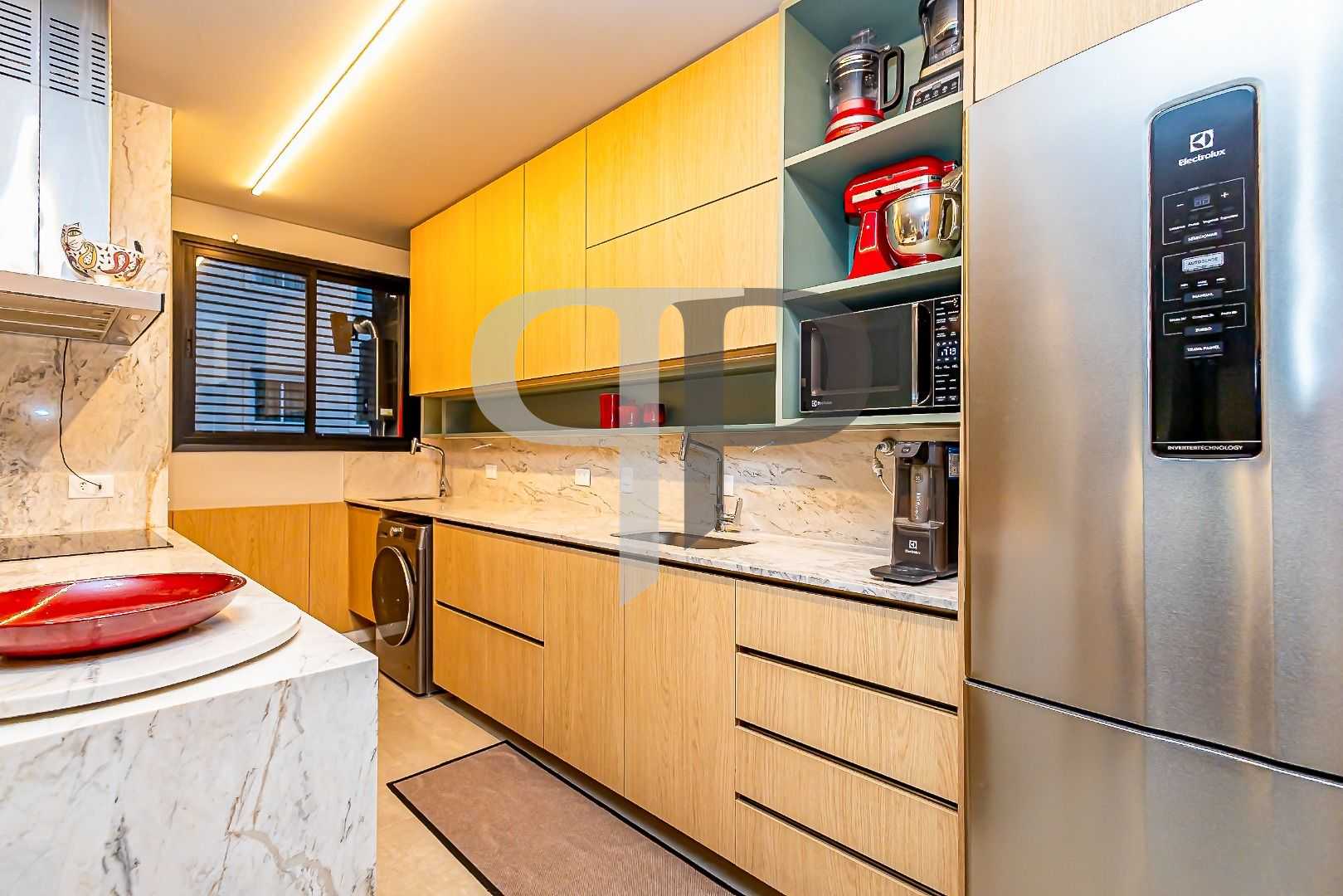 Apartamento mobiliado, 2 dormitórios sendo 1 suíte à venda, 75...