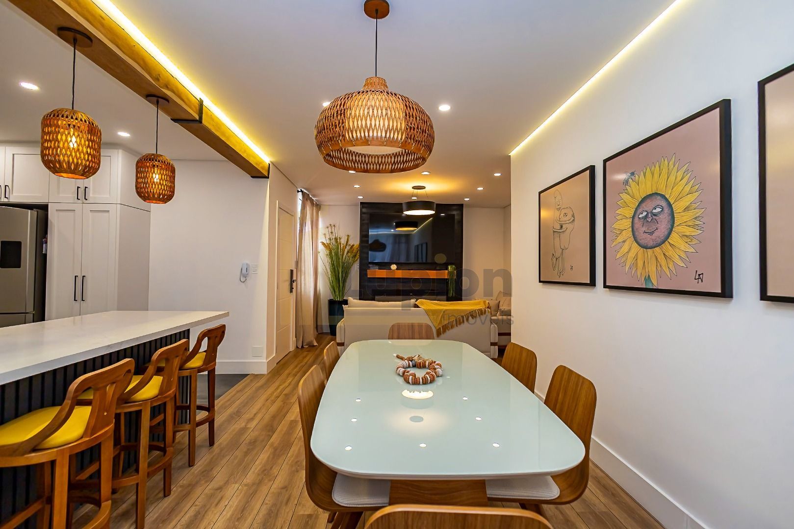 Apartamento reformado e mobiliado com 3 dormitórios à venda, 1...