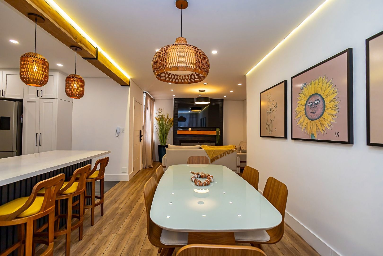 Apartamento reformado e mobiliado com 3 dormitórios à venda, 1...