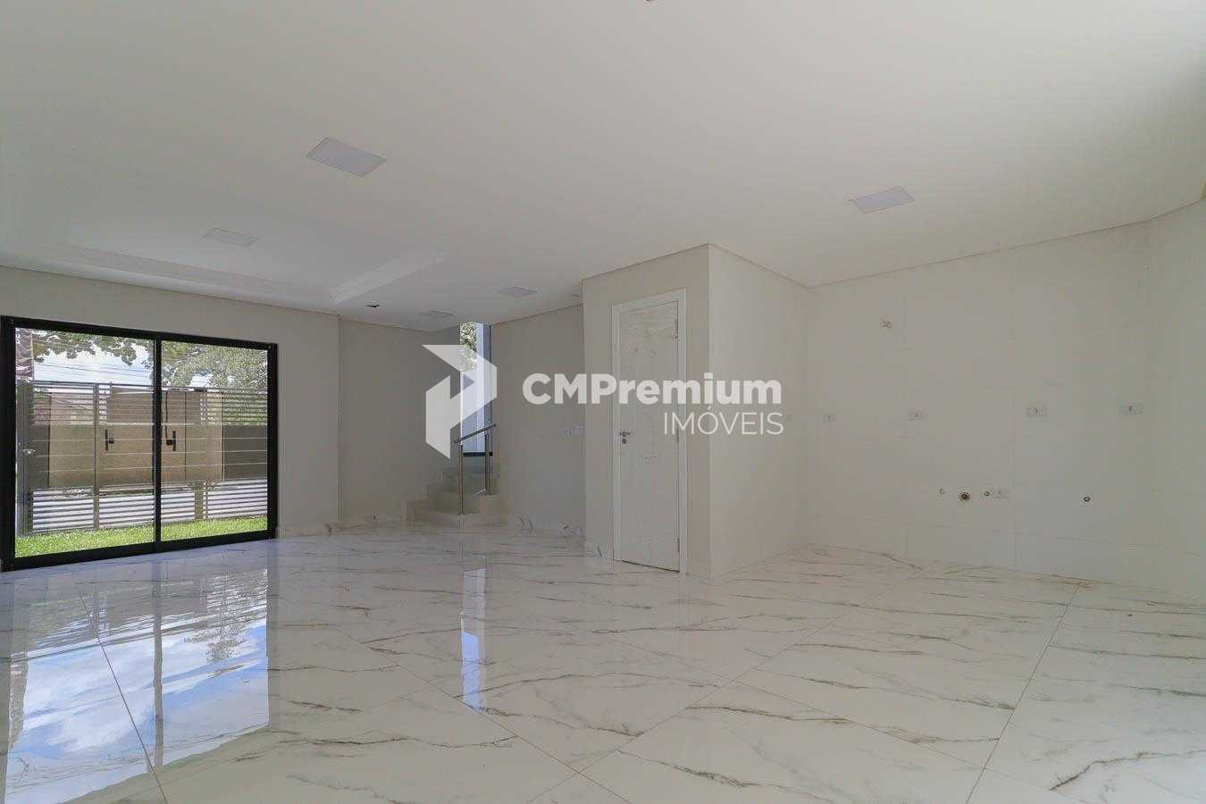 Sobrado à venda 3 Quartos, no pinheirinho, CURITIBA - PR