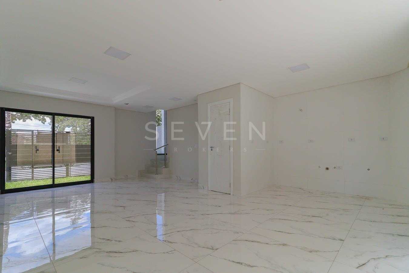 Sobrado à venda 3 Quartos, no pinheirinho, CURITIBA - PR