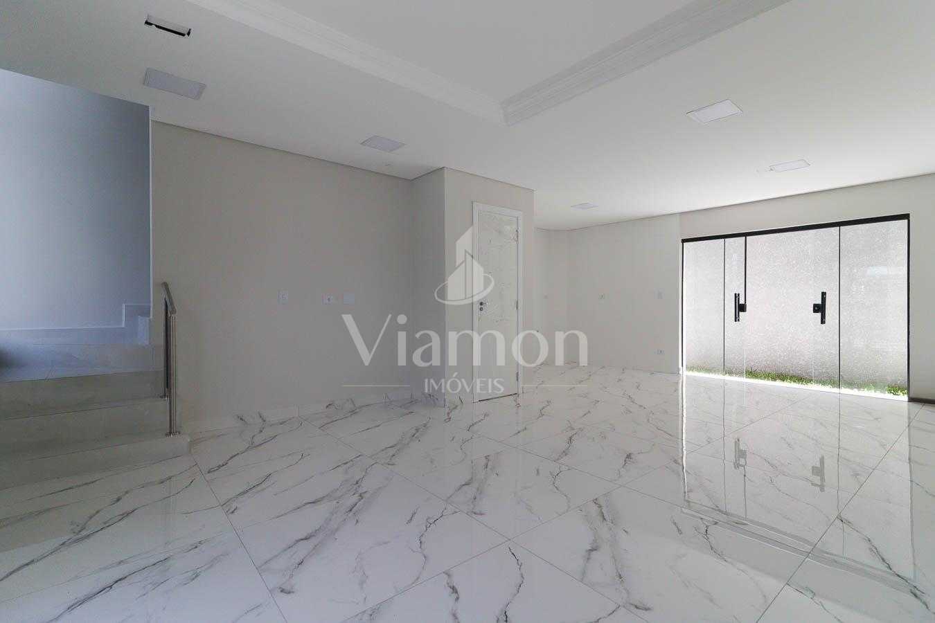 Sobrado à venda 3 Quartos, no pinheirinho, CURITIBA - PR