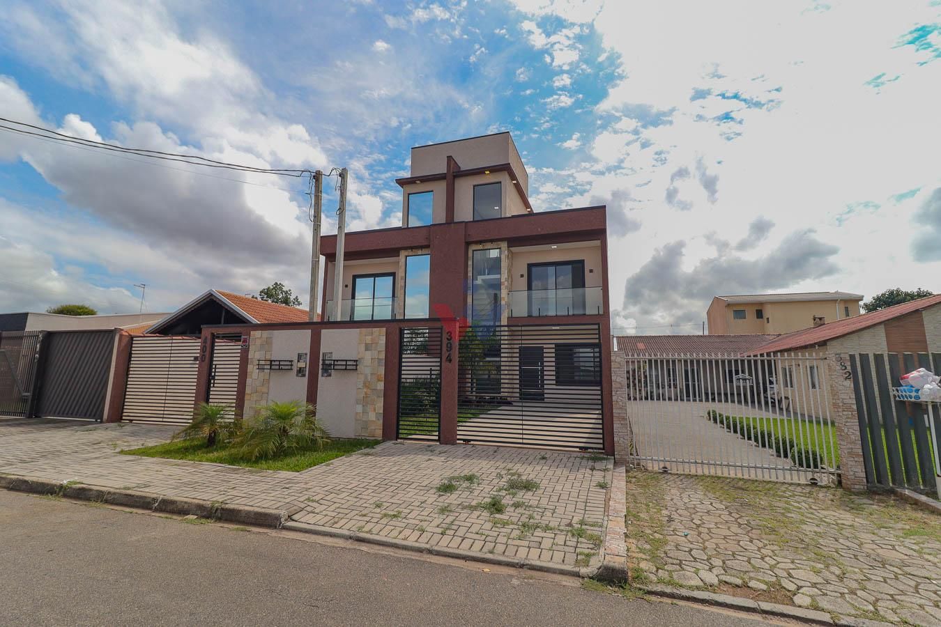 Sobrado à venda 3 quartos, eucaliptos, FAZENDA RIO GRANDE - PR