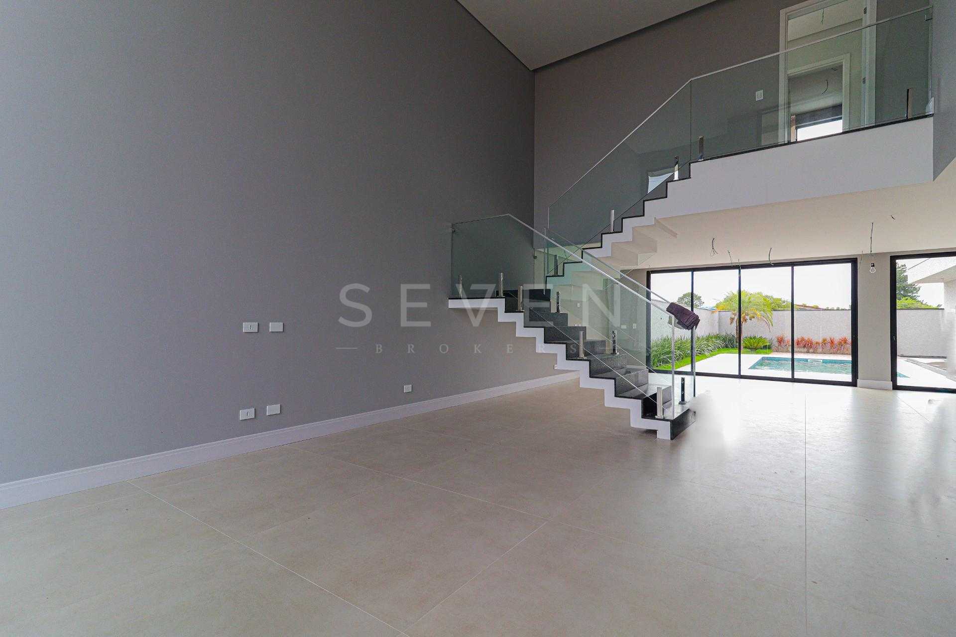 Sobrado de Alto Padrão com 4 Suítes e Piscina - Sustentável e ...