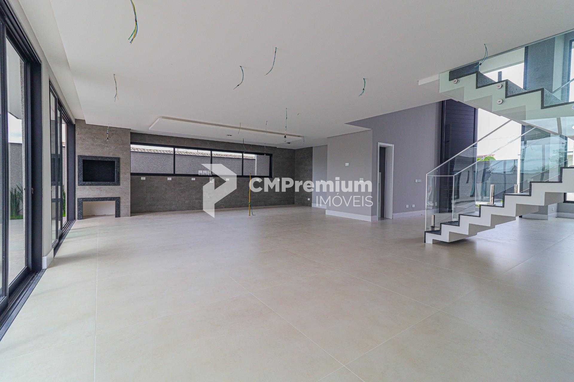 Sobrado de Alto Padrão com 4 Suítes e Piscina - Sustentável e ...