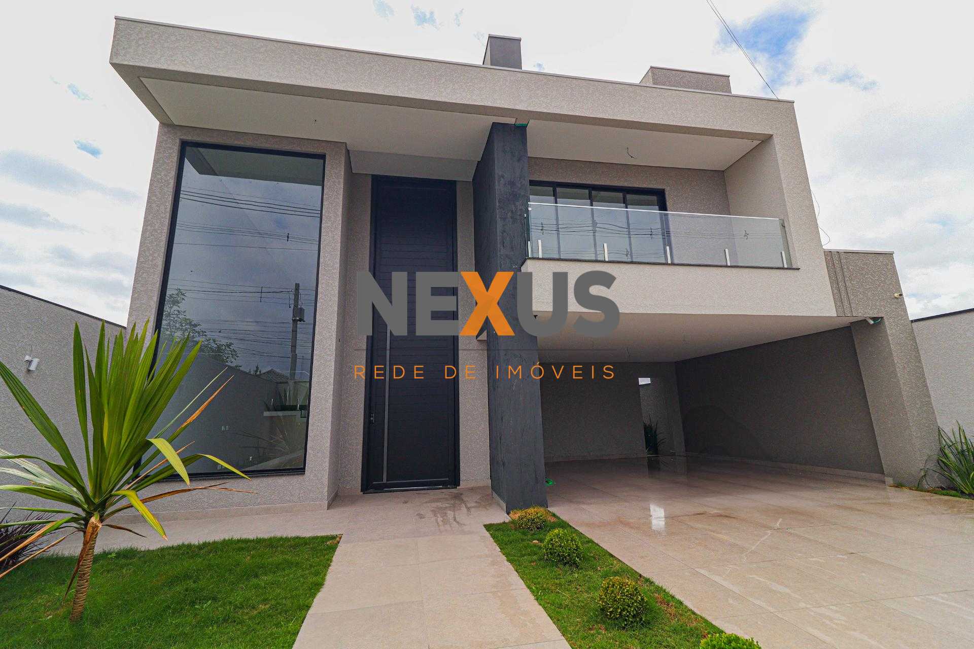 Sobrado de Alto Padrão com 4 Suítes e Piscina - Sustentável e ...